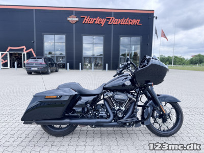 Harley-Davidson FLTRXS Road Glide Special