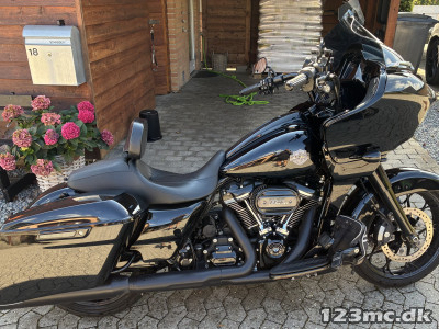 Harley-Davidson FLTRXS Road Glide Special Blacked Out
