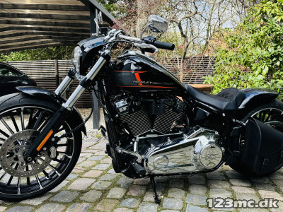 Harley-Davidson FXBR Breakout
