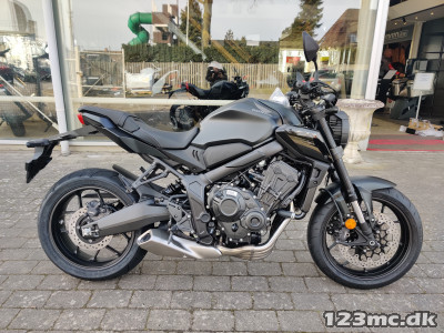 Honda CB 650 R Black Edition