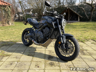 Honda CB 650 R Black Edition