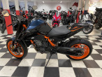 2023 KTM 890 Duke R 2023 KTM 890 Duke R