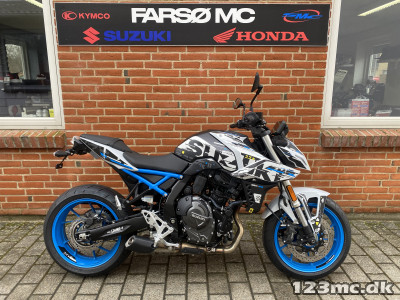 Suzuki GSX-8S Street