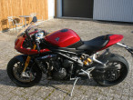 Triumph Speed Triple 1200 RR Triumph Speed Triple 1200 RR