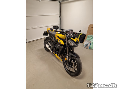 Triumph Street Triple RS
