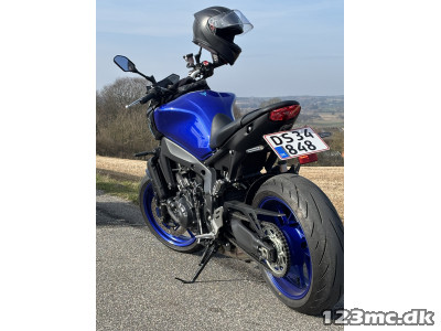 Yamaha MT-09 Icon blue