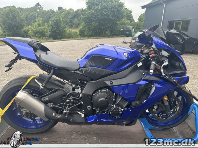 Yamaha YZF R1
