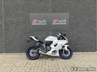 Yamaha YZF R7