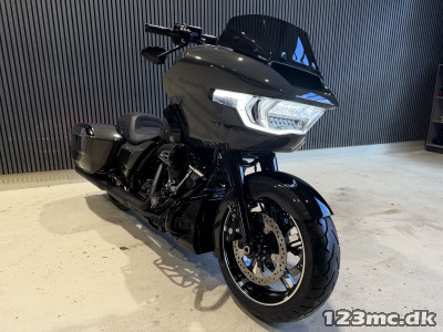 Harley-Davidson FLTRX Road Glide 117 - Special Edition