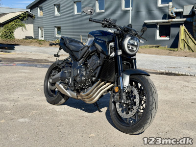 Honda CB 650 R Black Edition