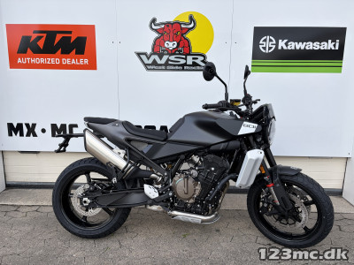 Husqvarna Svartpilen 801