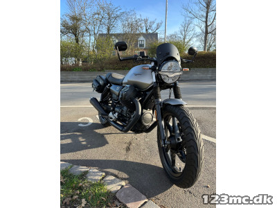 Moto Guzzi V7 III Stone