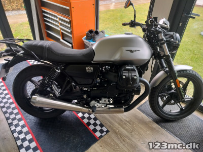 Moto Guzzi V7 III Stone