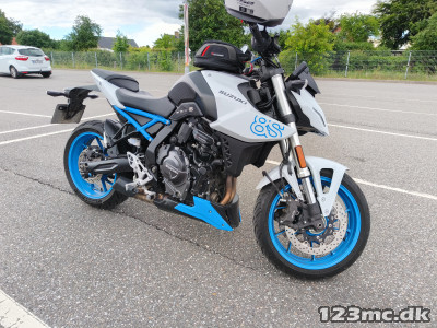 Suzuki GSX-8S