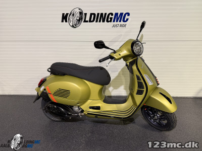 Vespa GTS 300 Supersport VERDE