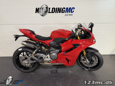 Ducati Panigale V2 S Red