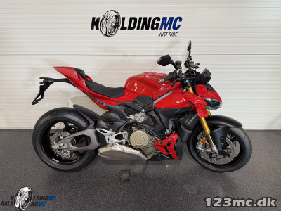 Ducati Streetfighter V4 S Red