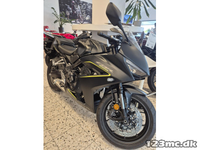 Honda CBR 650 R E-Clutch