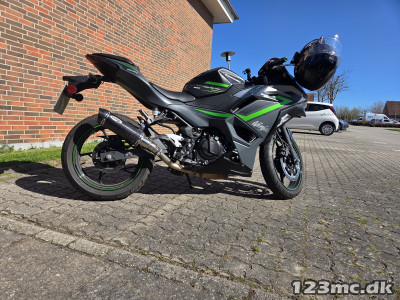 Kawasaki Ninja 500 SE Sport touring
