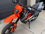 2025 KTM 690 SMC R