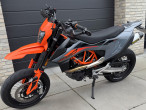 2025 KTM 690 SMC R