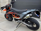 2025 KTM 690 SMC R