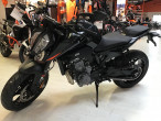 2025 KTM 890 Duke