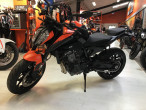2025 KTM 890 Duke
