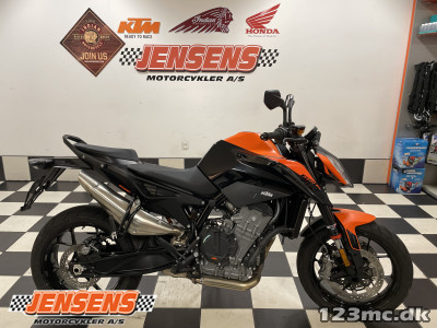 KTM 890 Duke