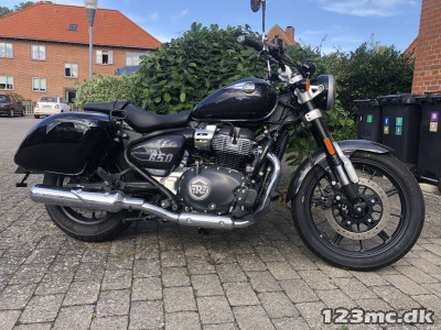 Royal Enfield Super Meteor 650