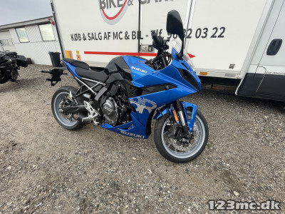 Suzuki GSX-8R