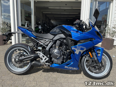 Suzuki GSX-8R