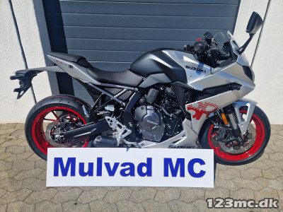 Suzuki GSX-8R