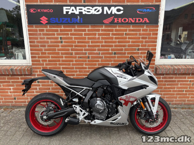 Suzuki GSX-8R
