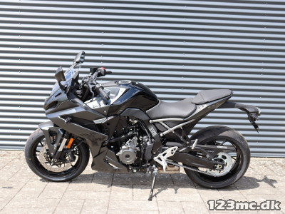 Suzuki GSX-8R