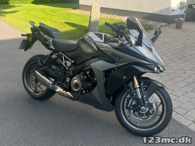 Suzuki GSXS 1000 GT