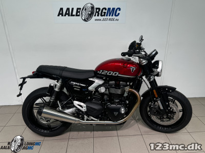 Triumph Speed Twin 1200 Carnival Red / Sapphire Black