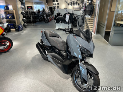 Yamaha X-Max 300