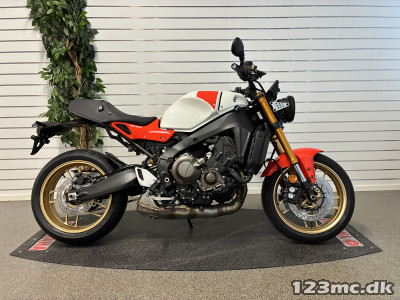 Yamaha XSR 900 - Legend Red