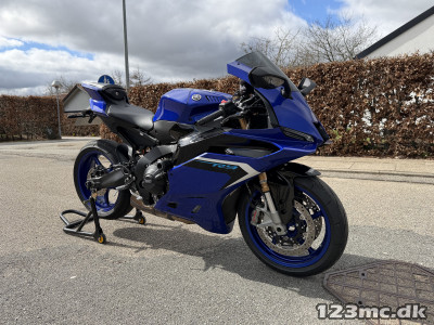 Yamaha YZF R9