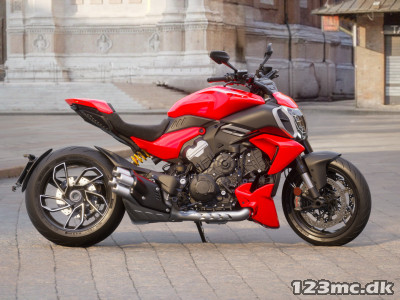 Ducati Diavel V4