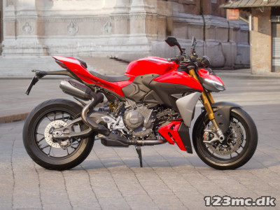Ducati Streetfighter V2 S