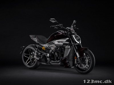 Ducati xDiavel V4