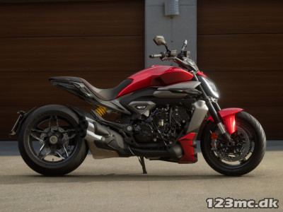 Ducati xDiavel V4