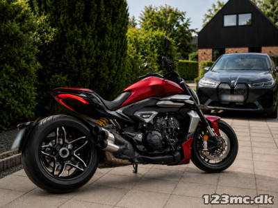 Ducati xDiavel V4