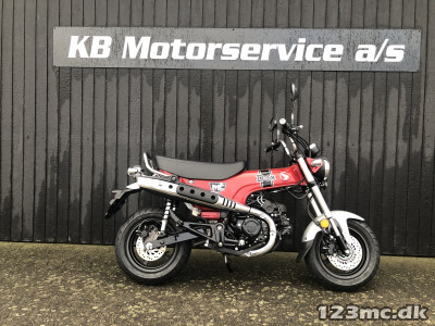 Honda ST 125 Dax