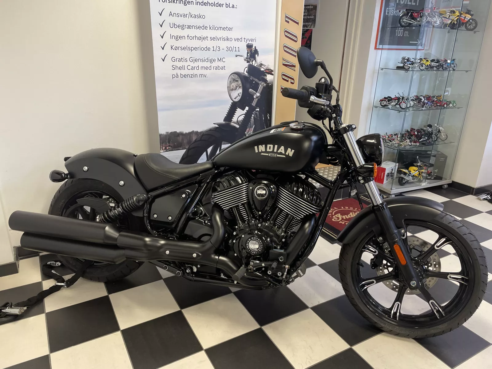 Indian Chief Dark Horse hos Jensens Motorcykler