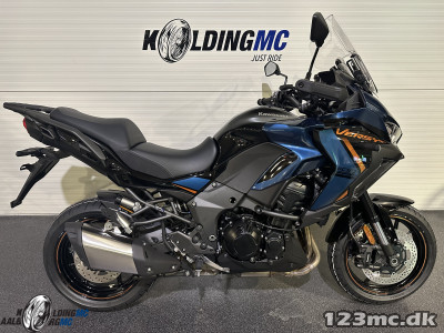 Kawasaki Versys 1100 S Metallic Deep Blue / Metallic Spark Black