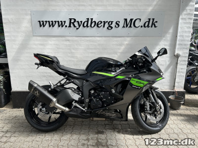 Kawasaki ZX6R Demo