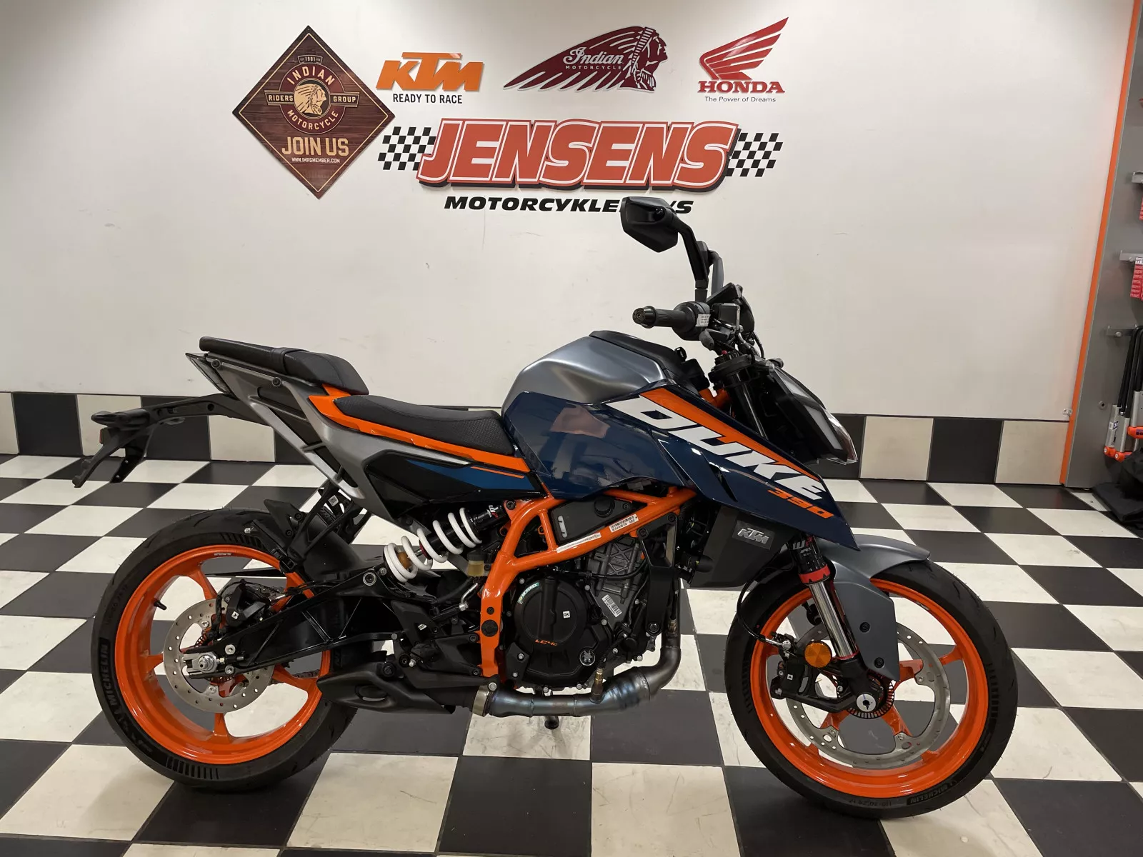 KTM 390 Duke hos Jensens Motorcykler